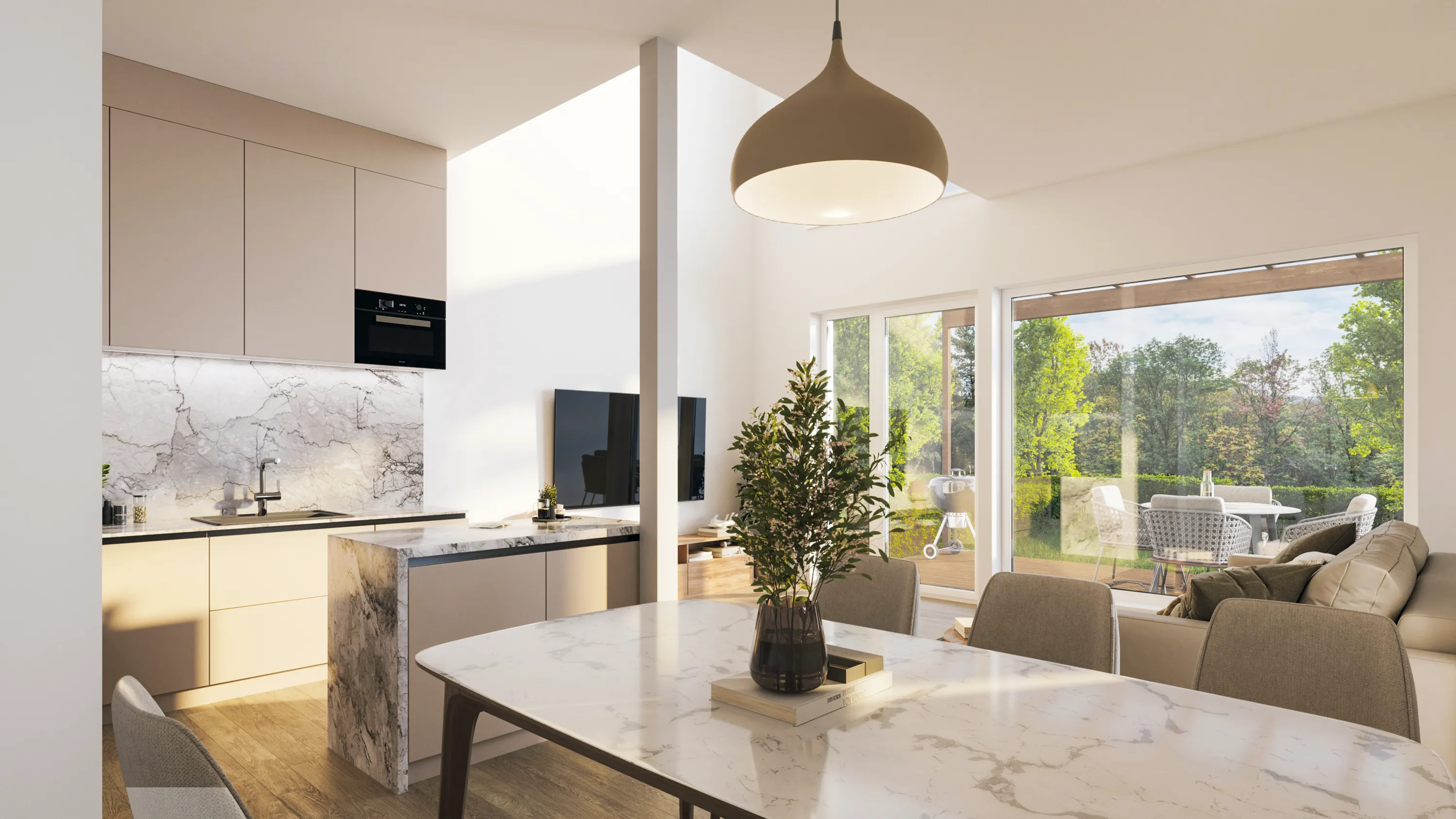 Moderni sisustus, marmoripöytä, beigejä tuoleja, kasvi maljakossa, valoisa keittiö ja olohuone, ulkona näkyy vihreää luontoa.